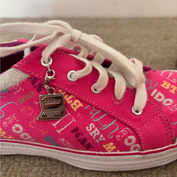 Keds/iCarly Sneakers - Picture 10 of 10